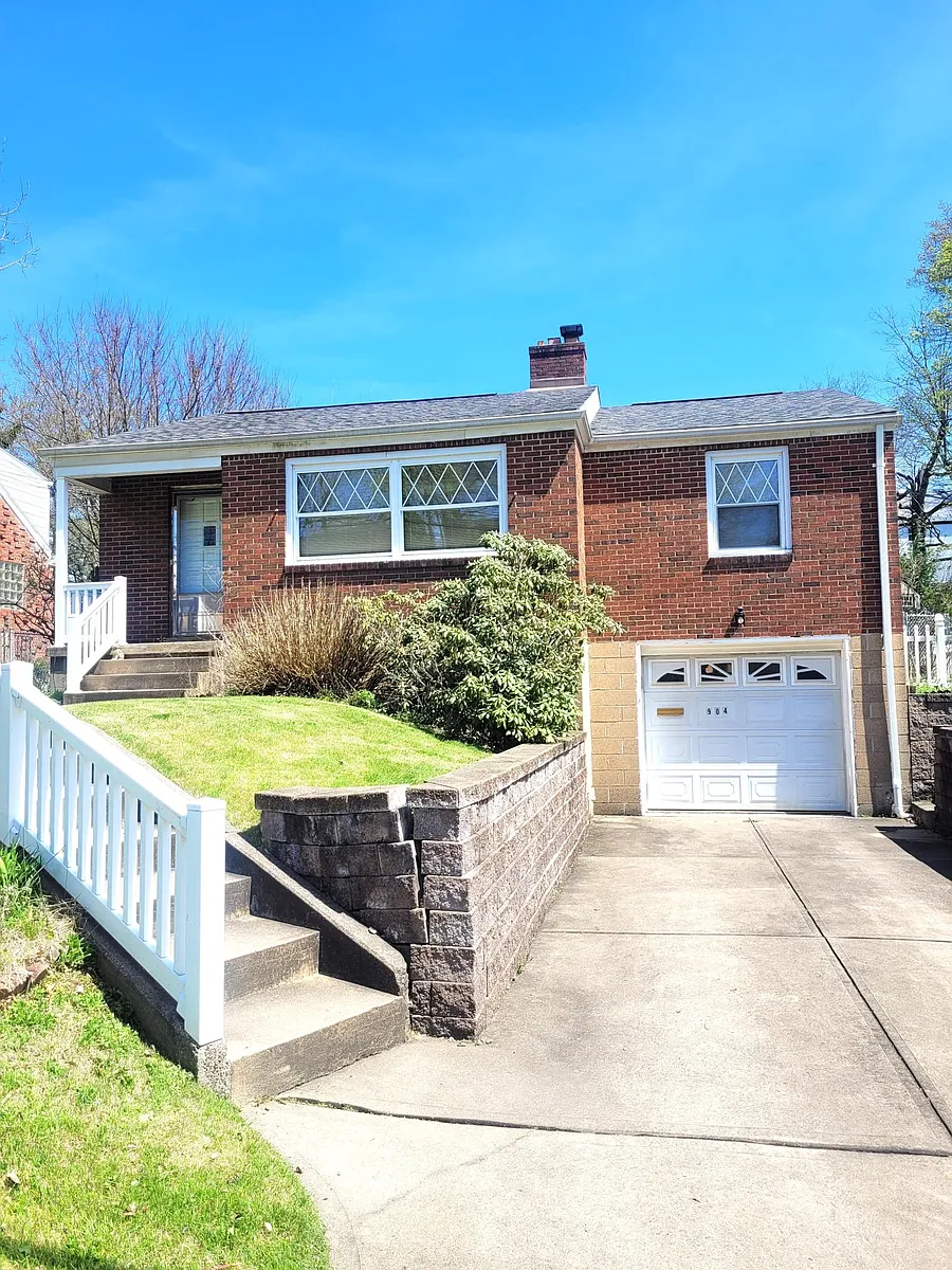 Building Photo - 904 Jefferson Dr