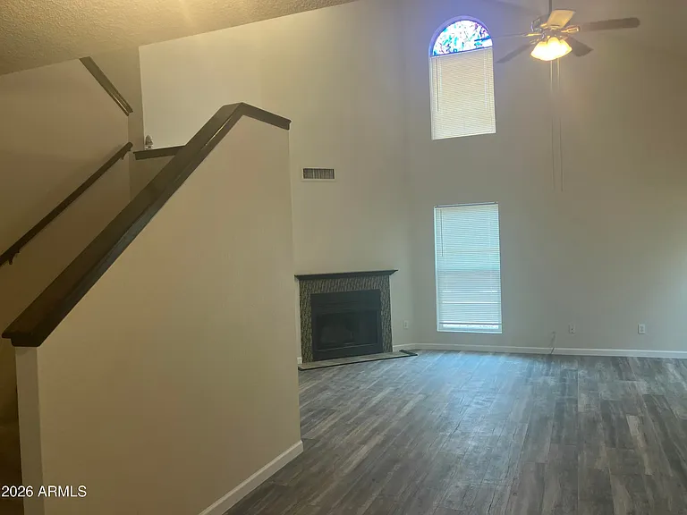530 E Kerry Ln — Photo 21
