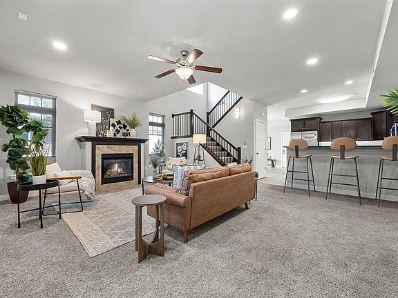 4th image of 474 Charlotte Ln