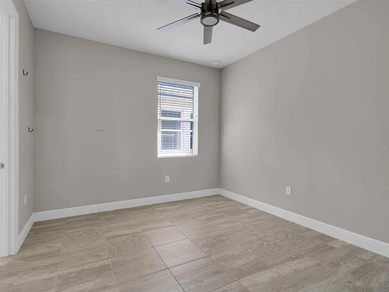 2487 Empress Dr — Photo 20