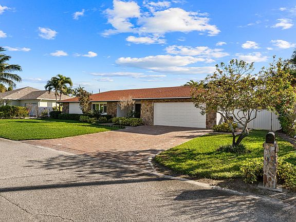 3rd image of 7410 Venetian Way