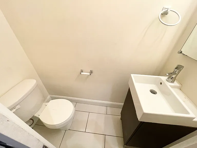 98 L St #H — Photo 8