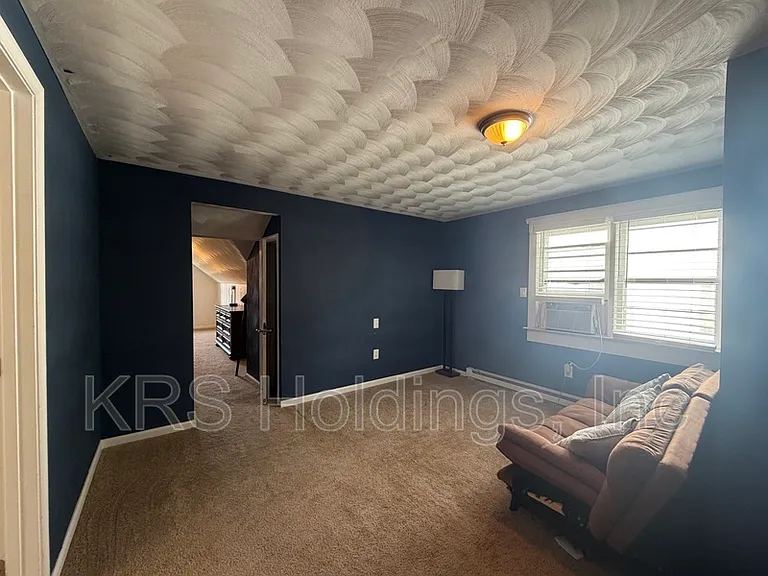 212 Maryland Ave — Photo 11