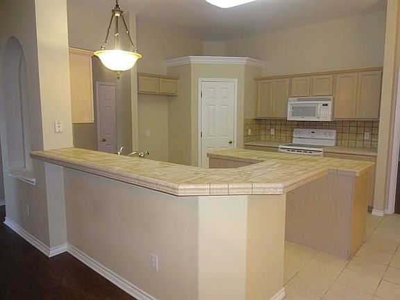 5th image of 6734 Tudor Dr