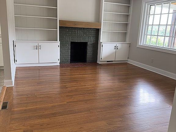 5th image of 214 Clinton Ave