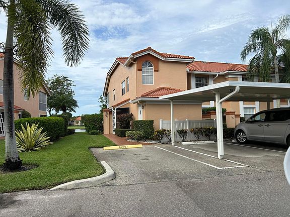 3rd image of 9697 Shadybrook Drive #201