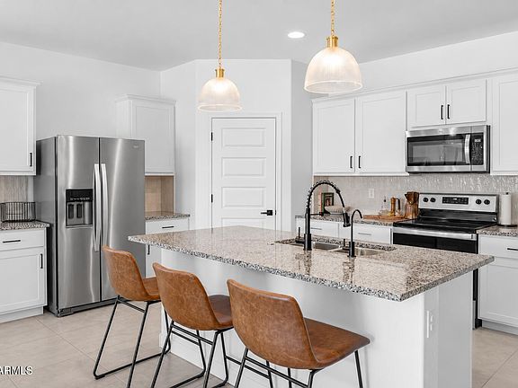5th image of 2467 W Shanley Avenue