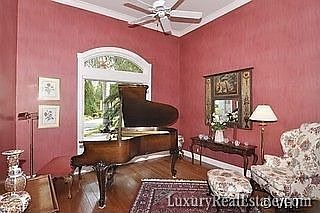 5th image of 3490 Creekview Dr