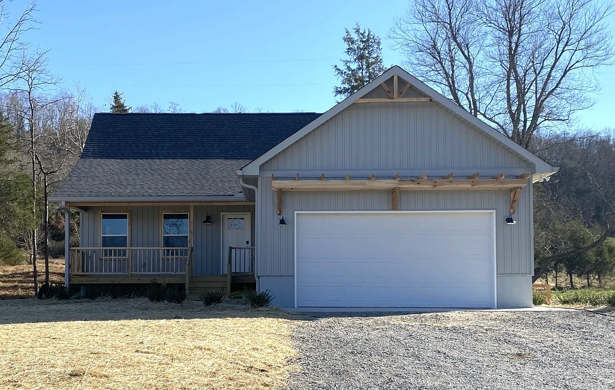 3 bed, 2.5 bath, 1600 sqft, $2,300 — Photo 1