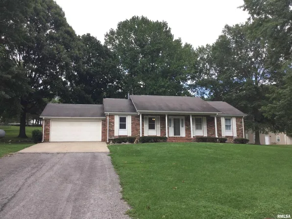 106 Roberts Dr, Jonesboro, IL 62952