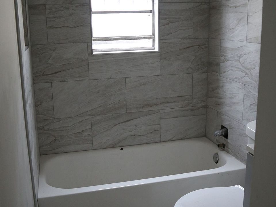 Totally Renovated 2BR/1BA Section 8 Friendly 704 24th Ave NW