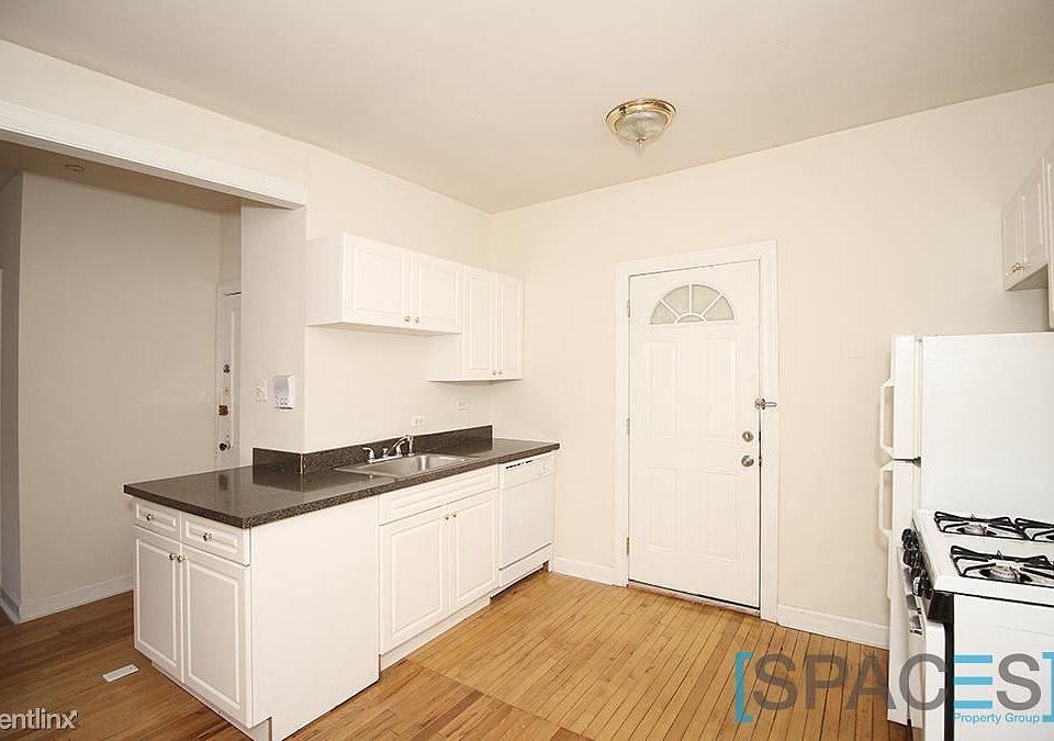 1st image of 3720 N Pine Grove Ave #3720-W3