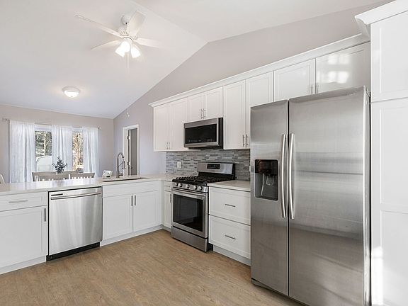 5th image of 1041 Wimbledon Dr