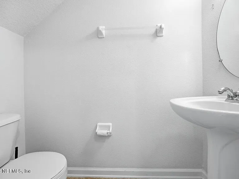 11152 Castlemain Cir S — Photo 20