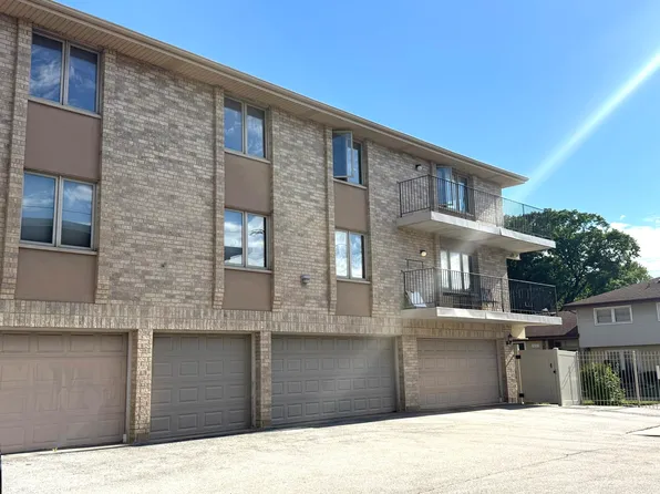 4020 W 105th St APT 3N, Oak Lawn, IL 60453