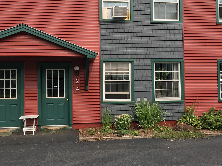 2 N Franklin St #4 — Photo 9