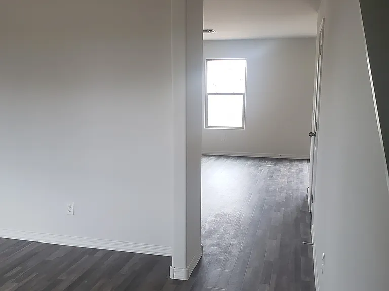 Flex room hallway