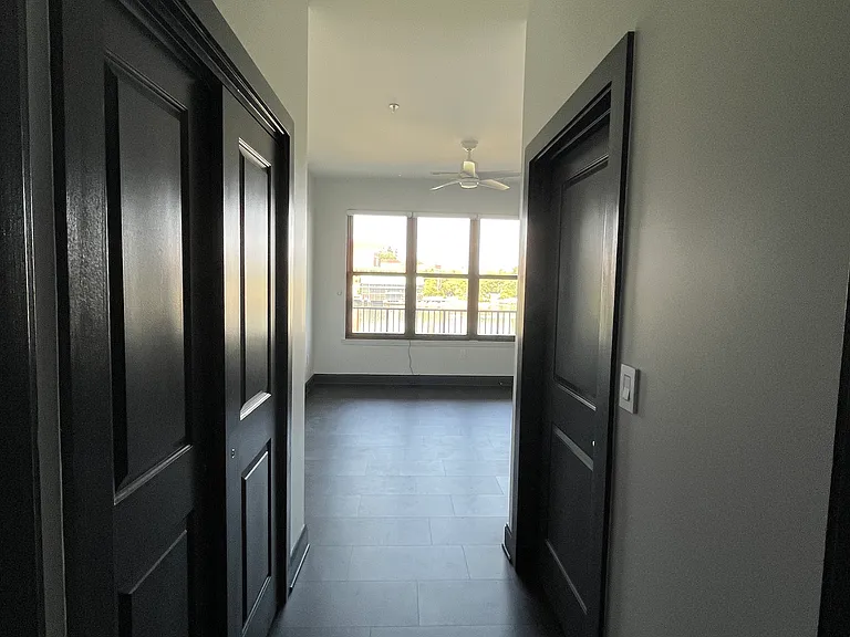 445 W Blount Ave #314 — Photo 11