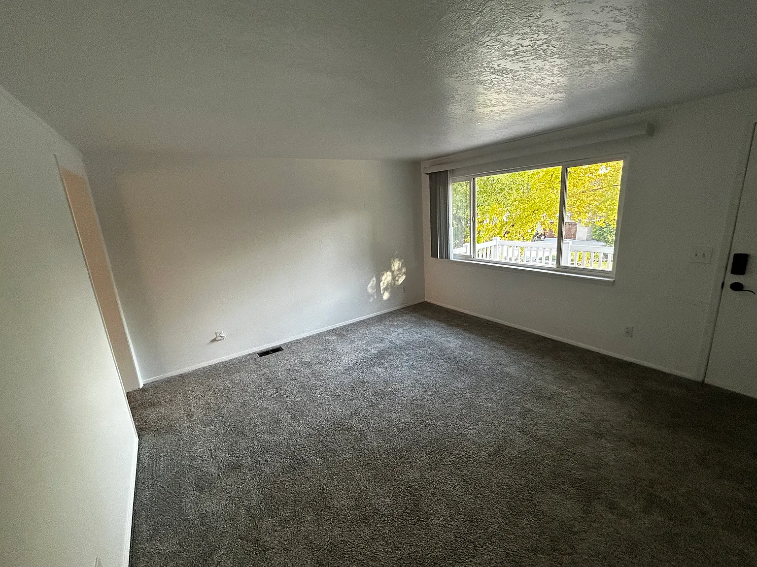 2 bed, 920 sqft, $1,675 — Photo 4