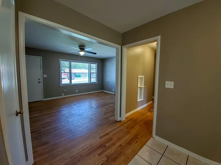 519 E Anna St — Photo 12
