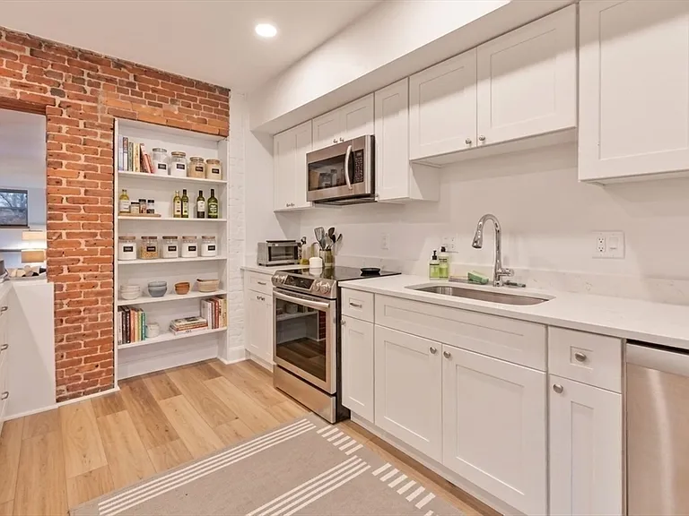 63 Rutland St #1 — Photo 16