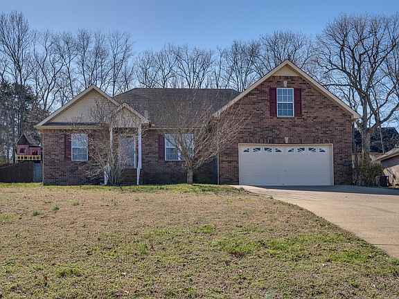 2nd image of 729 Pinoak Cir
