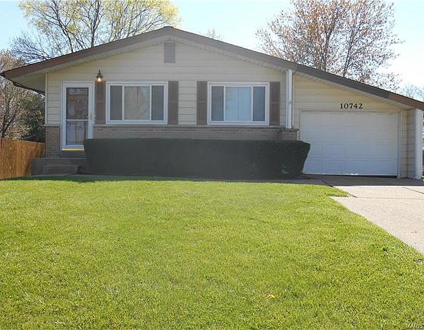 1st image of 10742 Corning Dr