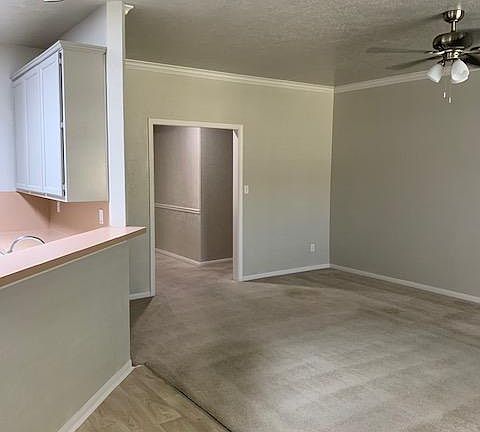 4th image of 7765 Pecan Dr