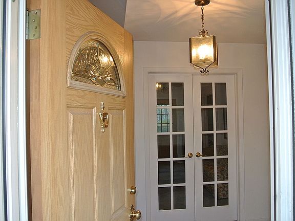 2nd image of 14 Carrie Ct