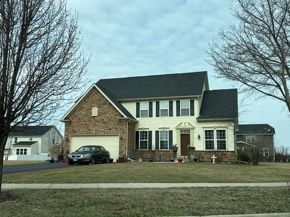 958 Glacial Falls Dr, Gilberts, IL 60136