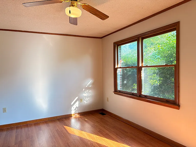 812 E Maple St #2 — Photo 4
