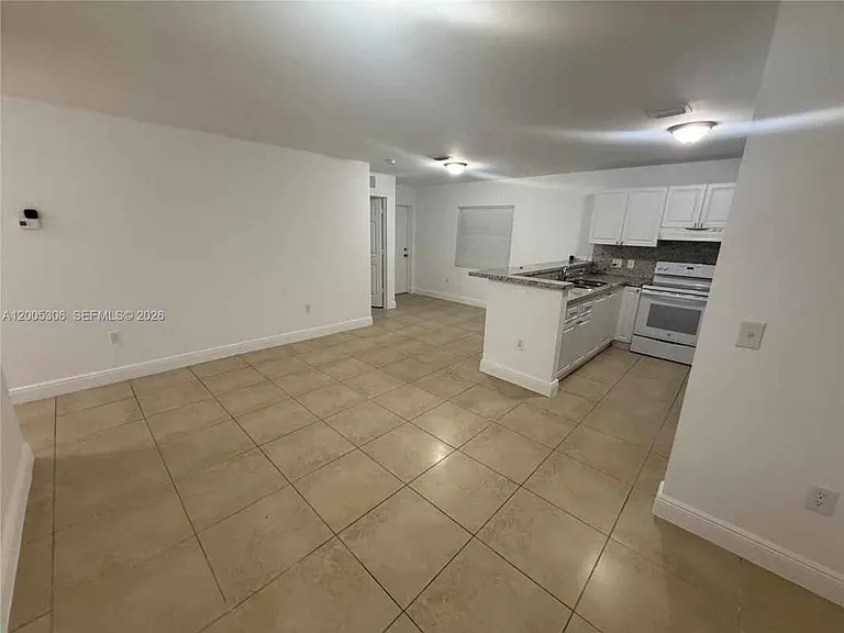 1565 NW 47th St — Photo 3