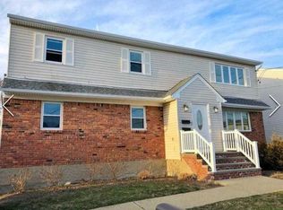 3517 Shore Pl, Seaford, NY 11783