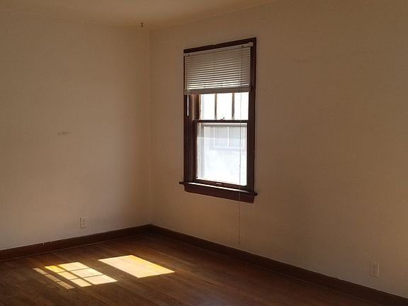 4th image of 440 NE Maiden Ln APT 1