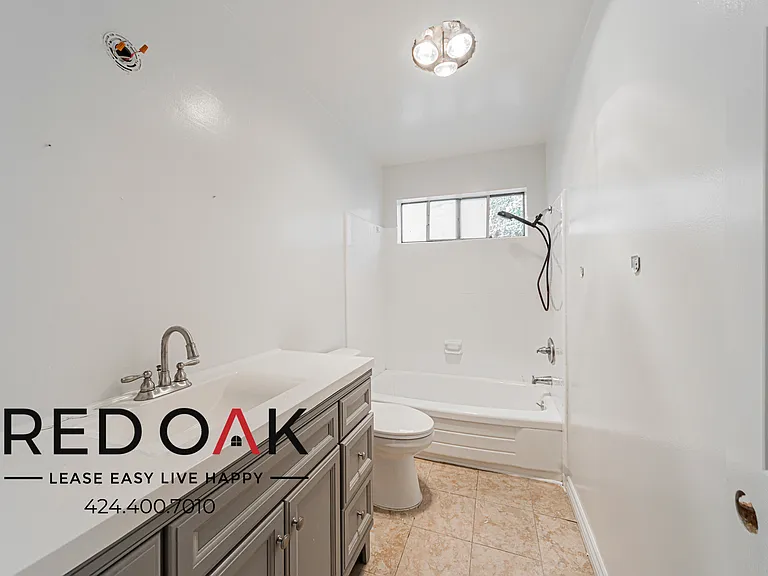 10741 Moorpark St #30 — Photo 14