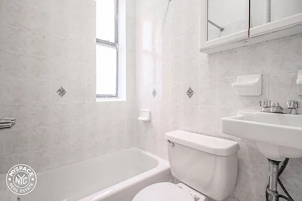 Rented by MySpaceNYC | media 17