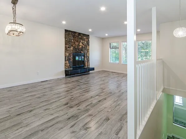 1220 Nestor St, Coquitlam, BC V3E 1H6