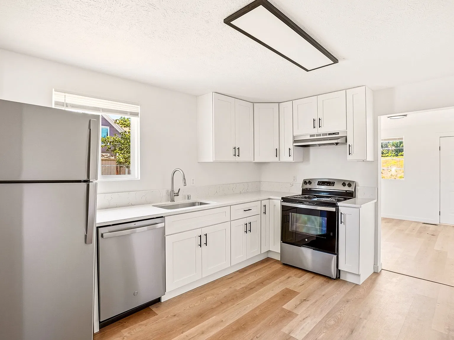 3 bed, 1132 sqft, $1,275 — Photo 2
