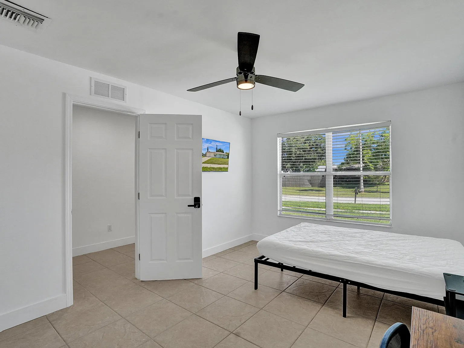 4 bed, 3.0 bath, 1800 sqft, $970 — Photo 4