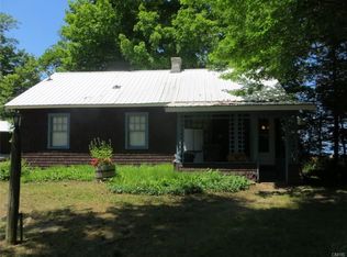 17 N Ramona Beach Rd, Pulaski, NY 13142