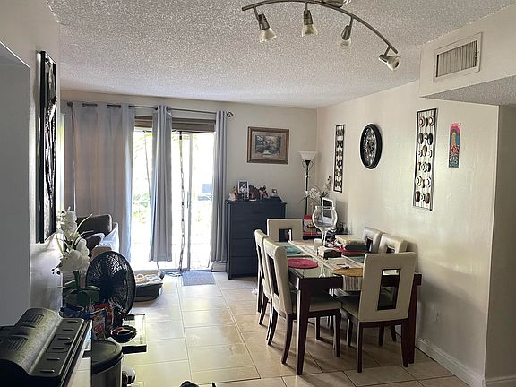 2nd image of 3522 NE 171st St APT 212