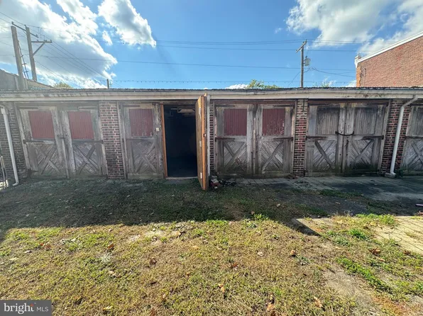 203 E Slocum St #A, Philadelphia, PA 19119