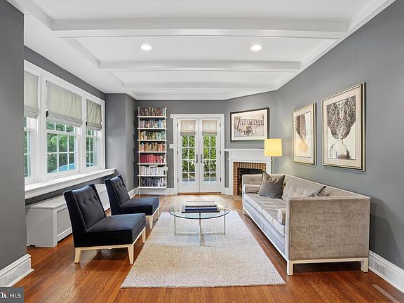 5th image of 207 Curwen Rd