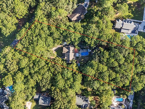 2nd image of 541 Woodspring Rd