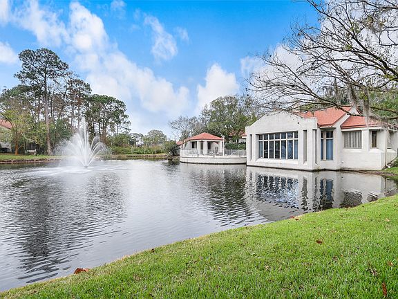 3rd image of 2702 Wood Hill Dr #2702