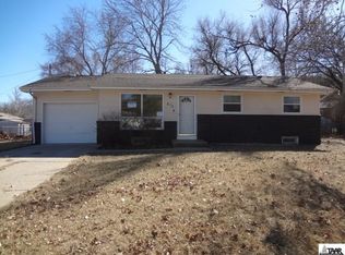 615 Gross St, Manhattan, KS 66502