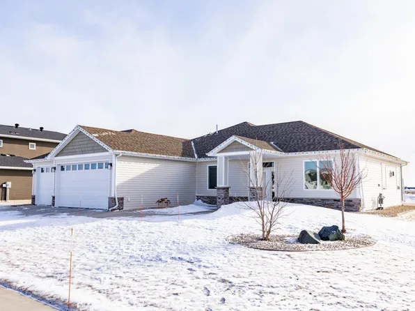 4268 Pine Pkwy S, Fargo, ND 58104