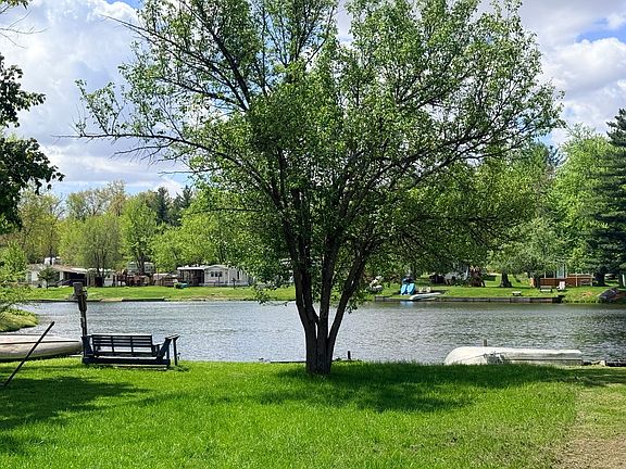 3rd image of 5-458 Woodhaven Lakes