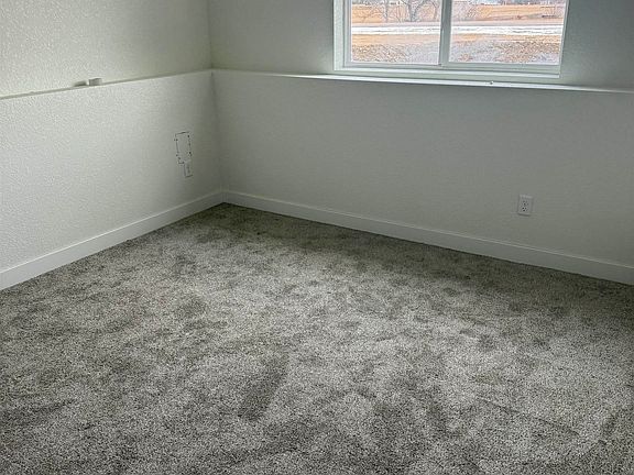 3rd image of 668 Eagle Ct