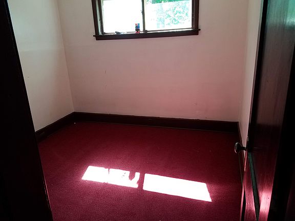 4th image of 34 Zelmer St